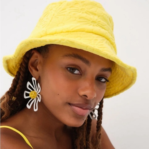 For Love And Lemons Flower Earrings - Picture 4 of 13